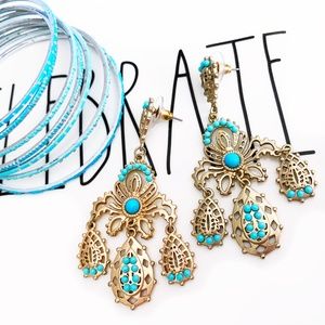 Bundle! Gold Tone Turquoise Earrings & Bracelet
